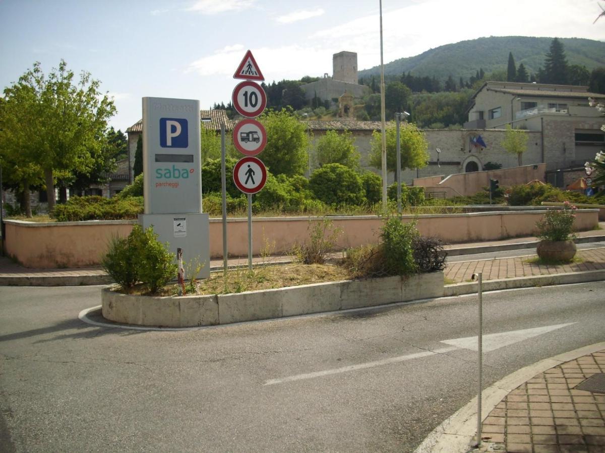 Residenza Vicolo Bovi Assisi Appartement Buitenkant foto